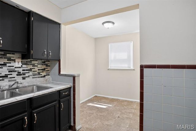 4334 Nelson Drive, St Louis, MO 63121