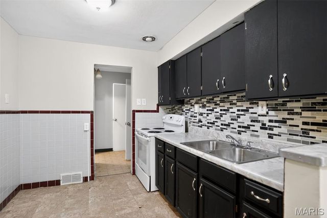 4334 Nelson Drive, St Louis, MO 63121
