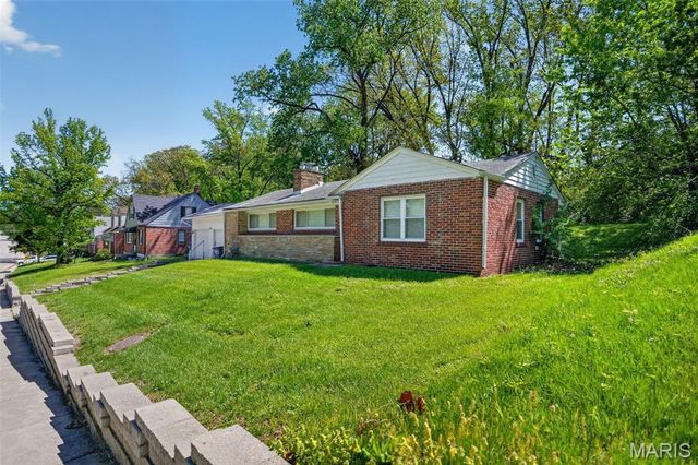 4334 Nelson Drive, St Louis, MO 63121
