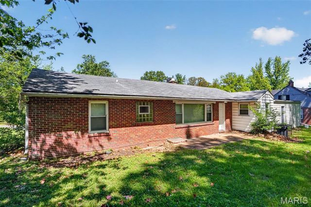 4334 Nelson Drive, St Louis, MO 63121