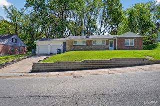 4334 Nelson Drive, St Louis, MO 63121