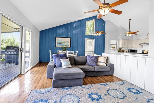 36 April Point North N, Montgomery, TX 77356