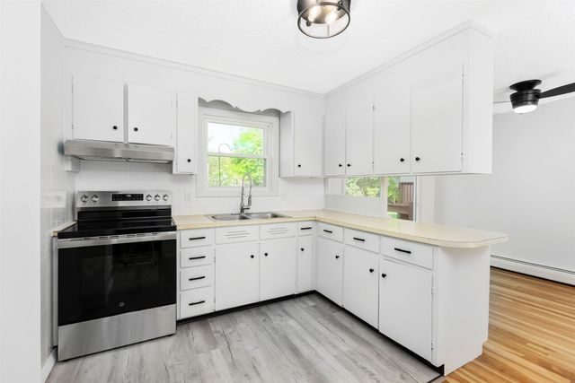 14 Oliver Drive, Hudson, NH 03051