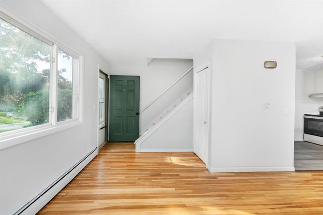 14 Oliver Drive, Hudson, NH 03051