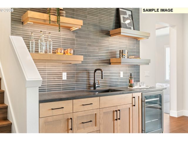 6123 Skyline Dr, West Linn, OR 97068