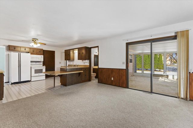 1226 Market PLACE, Waukesha, WI 53189