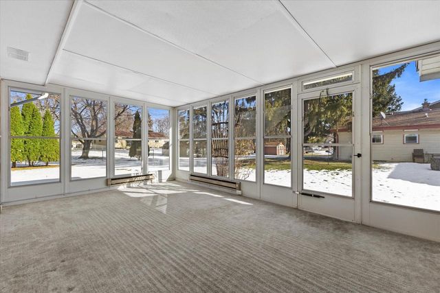 1226 Market PLACE, Waukesha, WI 53189