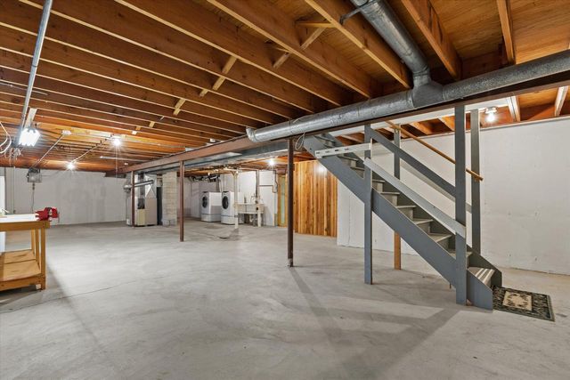 1226 Market PLACE, Waukesha, WI 53189