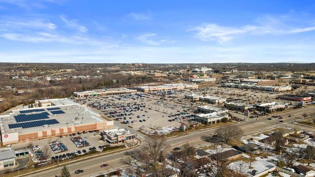 1226 Market PLACE, Waukesha, WI 53189