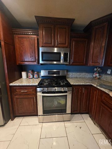 901 Belmont Street, Delano, CA 93215