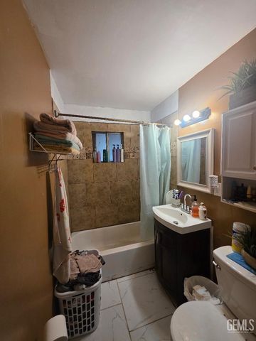 901 Belmont Street, Delano, CA 93215