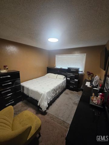 901 Belmont Street, Delano, CA 93215