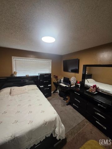 901 Belmont Street, Delano, CA 93215