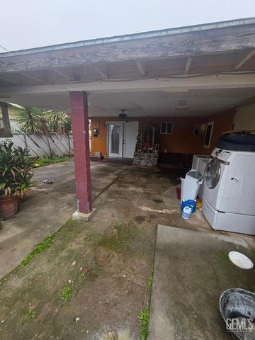 901 Belmont Street, Delano, CA 93215