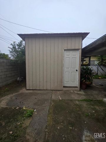 901 Belmont Street, Delano, CA 93215