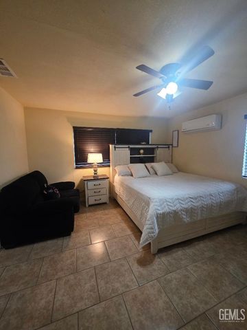 901 Belmont Street, Delano, CA 93215