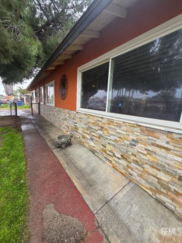 901 Belmont Street, Delano, CA 93215