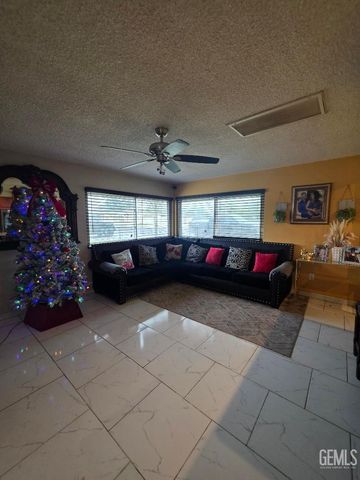 901 Belmont Street, Delano, CA 93215