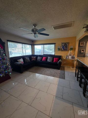 901 Belmont Street, Delano, CA 93215