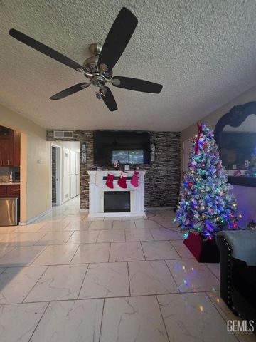 901 Belmont Street, Delano, CA 93215