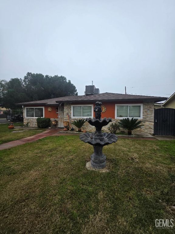 901 Belmont Street, Delano, CA 93215