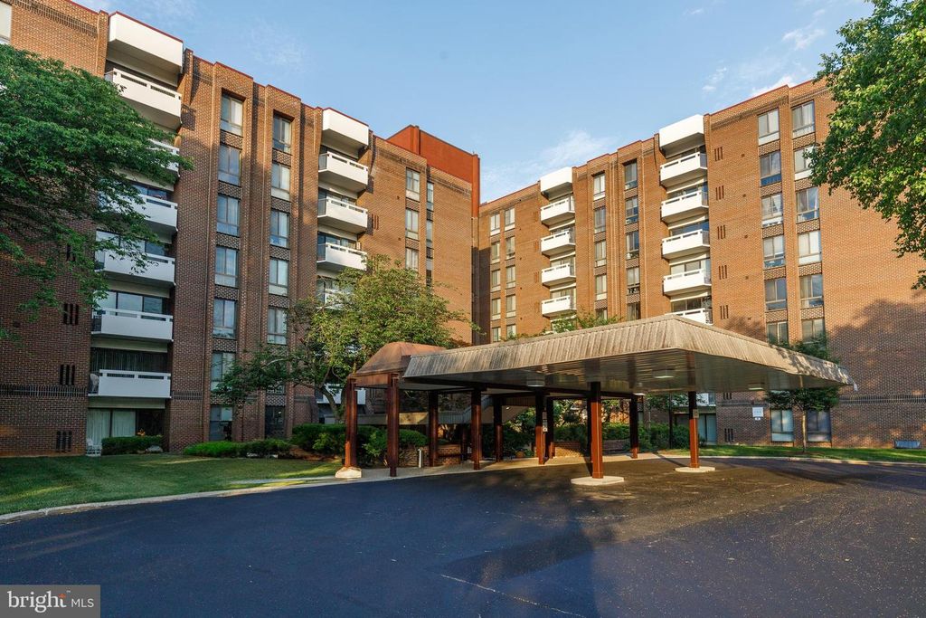 Image 1 of property listing at 7 SLADE AVE #607, Baltimore, MD 21208