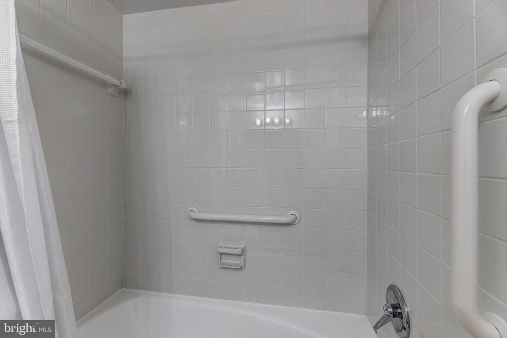 Image 21 of property listing at 7 SLADE AVE #607, Baltimore, MD 21208