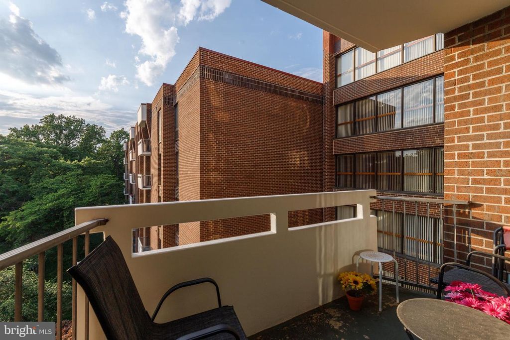 Image 27 of property listing at 7 SLADE AVE #607, Baltimore, MD 21208