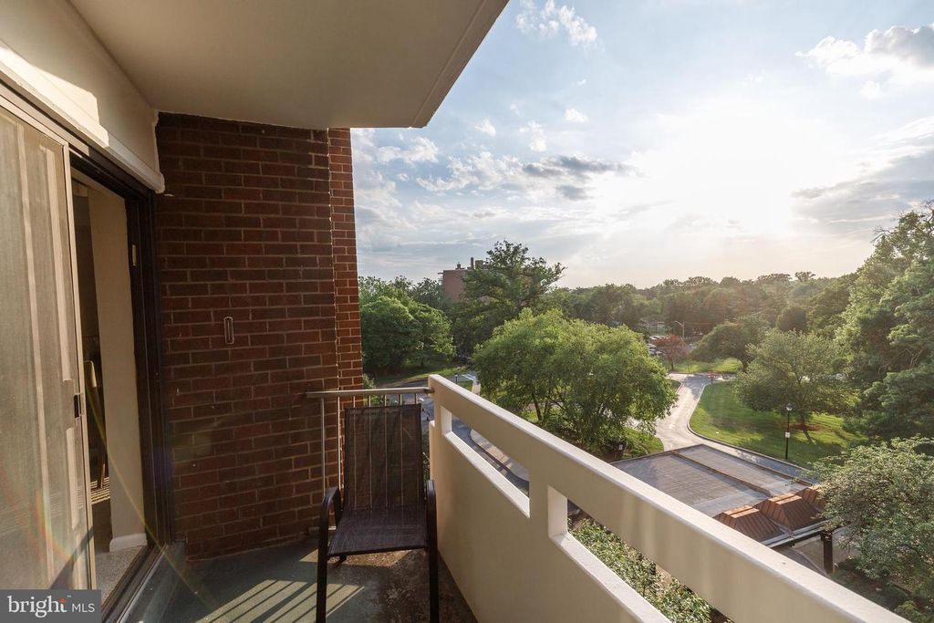 Image 28 of property listing at 7 SLADE AVE #607, Baltimore, MD 21208