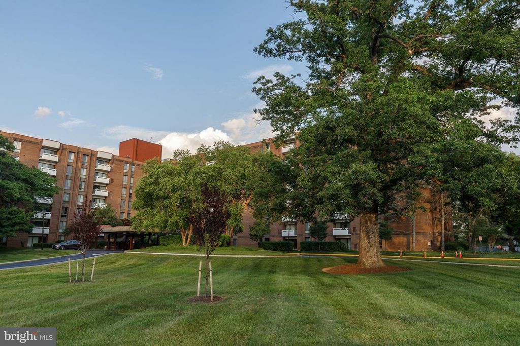 Image 4 of property listing at 7 SLADE AVE #607, Baltimore, MD 21208