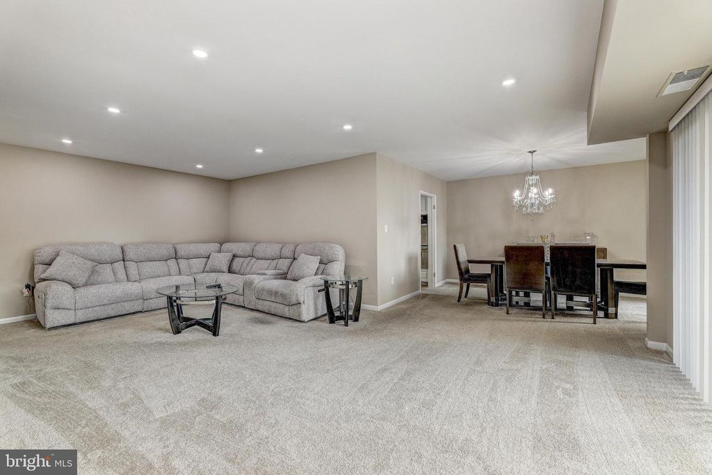Image 7 of property listing at 7 SLADE AVE #607, Baltimore, MD 21208