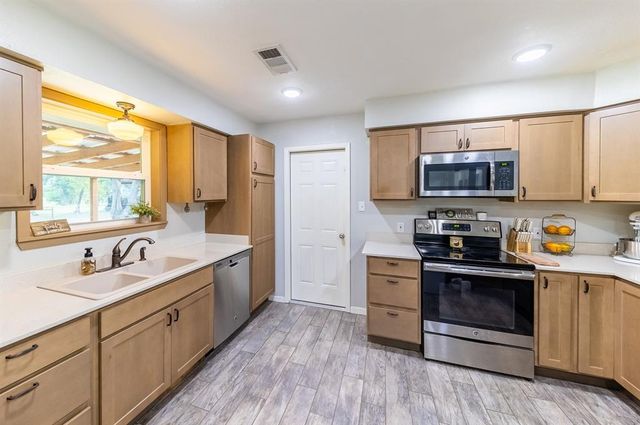 7338 FM 1624, Lexington, TX 78947