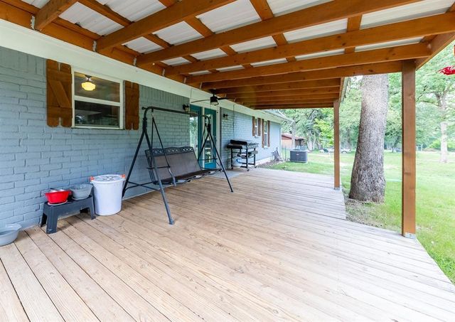 7338 FM 1624, Lexington, TX 78947