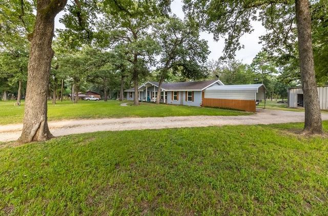 7338 FM 1624, Lexington, TX 78947