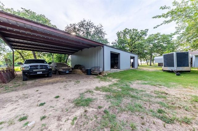 7338 FM 1624, Lexington, TX 78947