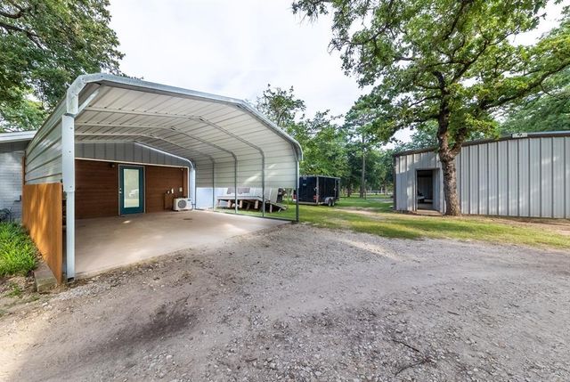 7338 FM 1624, Lexington, TX 78947