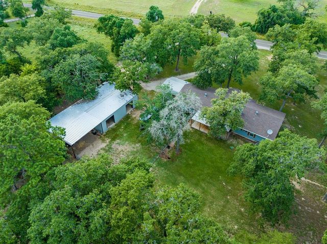 7338 FM 1624, Lexington, TX 78947