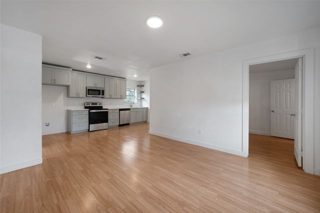 3214 King Street, Greenville, TX 75401