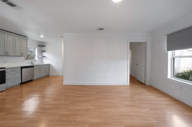 3214 King Street, Greenville, TX 75401