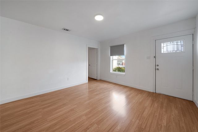 3214 King Street, Greenville, TX 75401