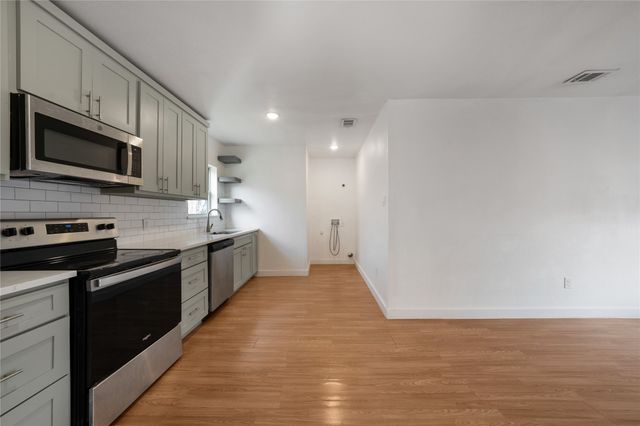 3214 King Street, Greenville, TX 75401