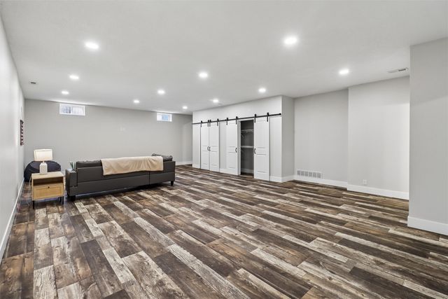 901 13th Street SE, Bondurant, IA 50035