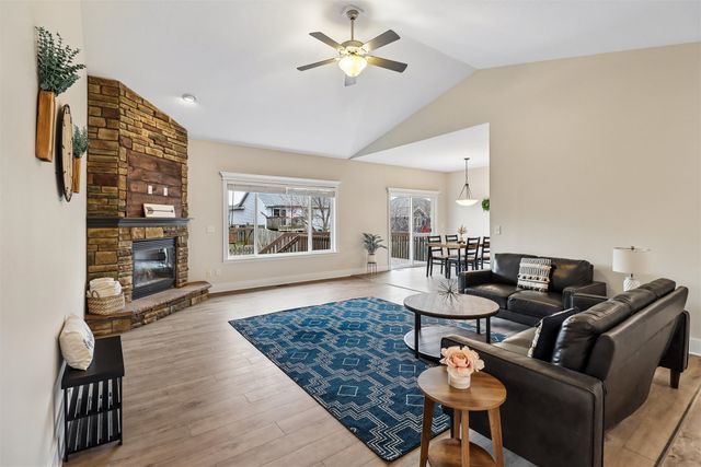 901 13th Street SE, Bondurant, IA 50035