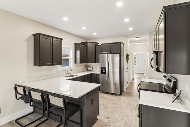 901 13th Street SE, Bondurant, IA 50035