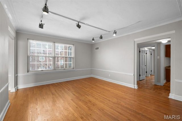 7545 Wellington Way 2B, St Louis, MO 63105