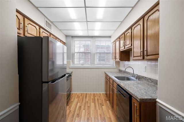 7545 Wellington Way 2B, St Louis, MO 63105