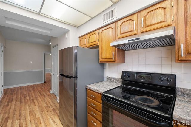 7545 Wellington Way 2B, St Louis, MO 63105