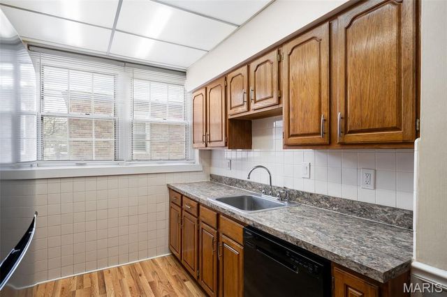 7545 Wellington Way 2B, St Louis, MO 63105