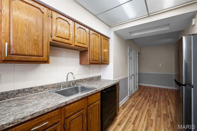 7545 Wellington Way 2B, St Louis, MO 63105