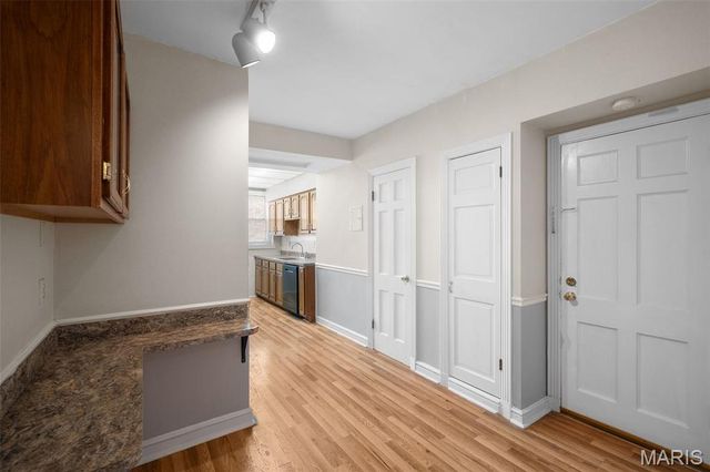 7545 Wellington Way 2B, St Louis, MO 63105